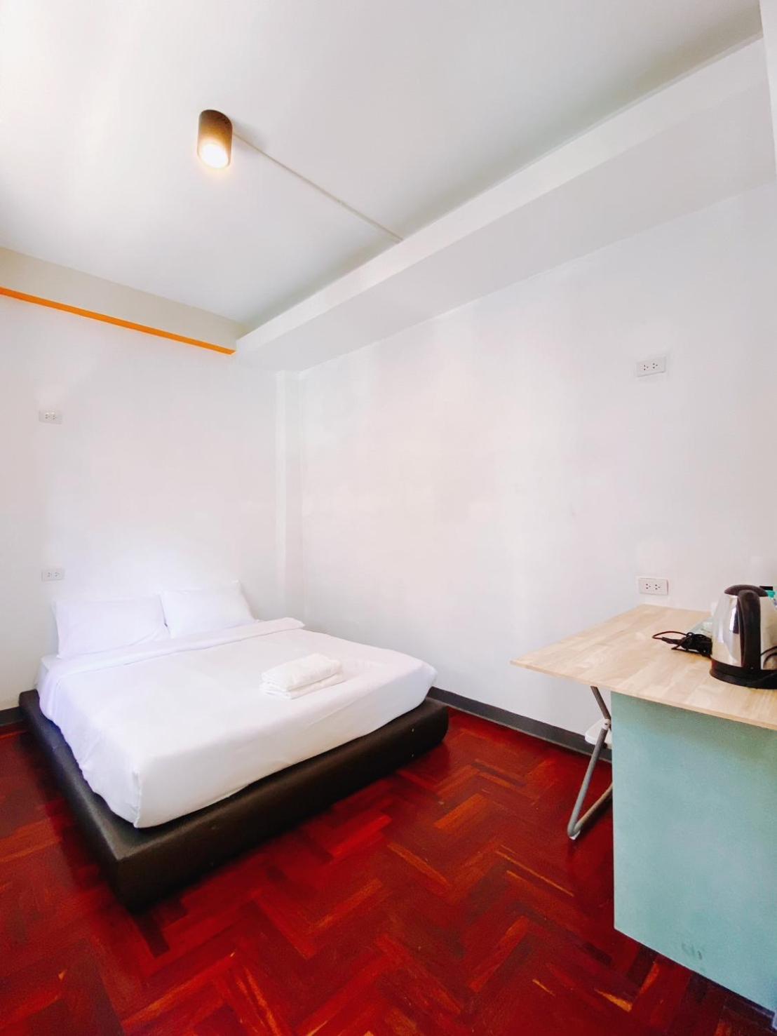Go Inn Silom Bts Surasak X โกอินน์ สีลม บีทีเอส สถานีสุรศักดิ์ Bangkok Exterior photo